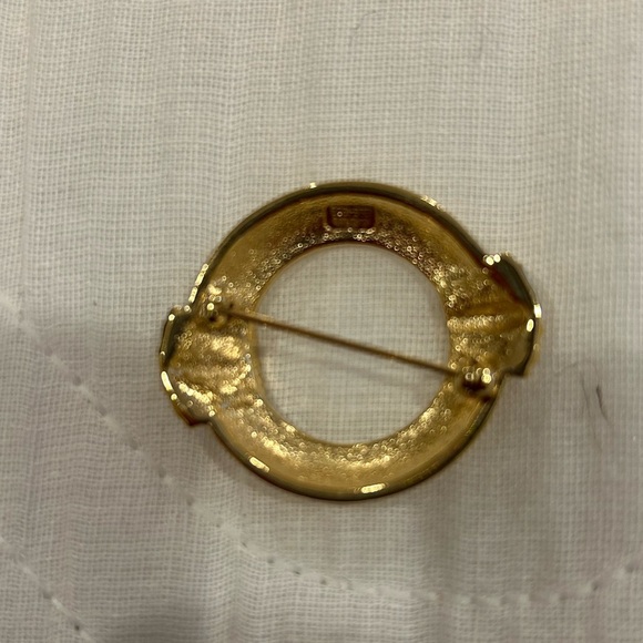 Avon 100 Anniversary Elegant Gold  Brooch - Picture 3 of 4